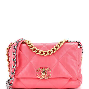 Chanel 19 Flap Bag Quilted Leather #231215C47B
